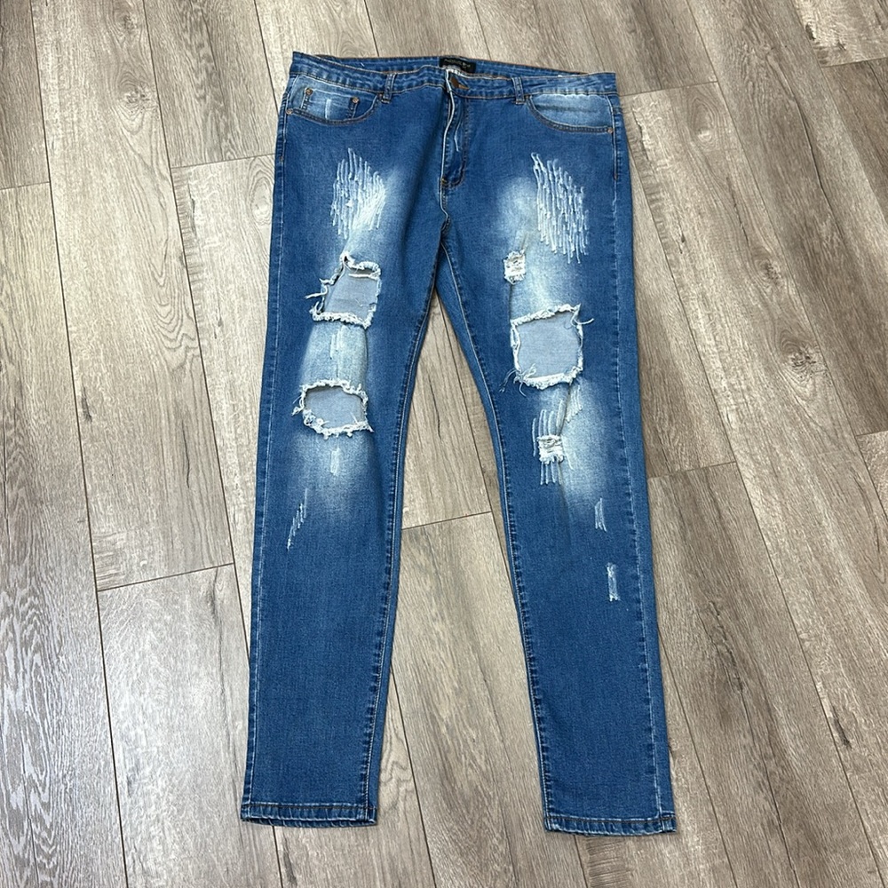 American Bazi women’s distressed jeans size 3xl plus size jeans in great shape